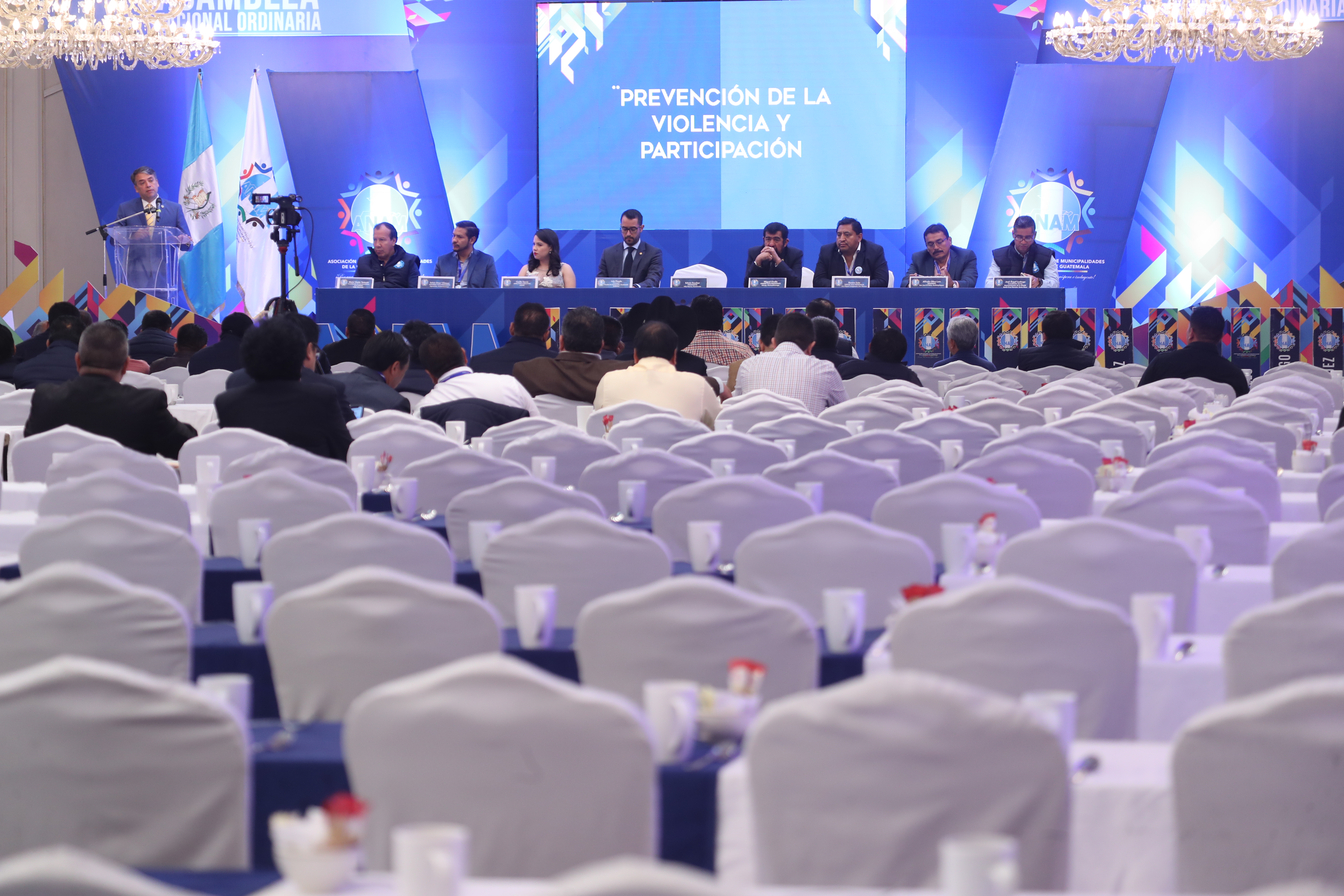 Un centenar de alcaldes asistieron a la Asamblea Ordinaria de la Anam. (Foto Prensa Libre: Erick Avila).