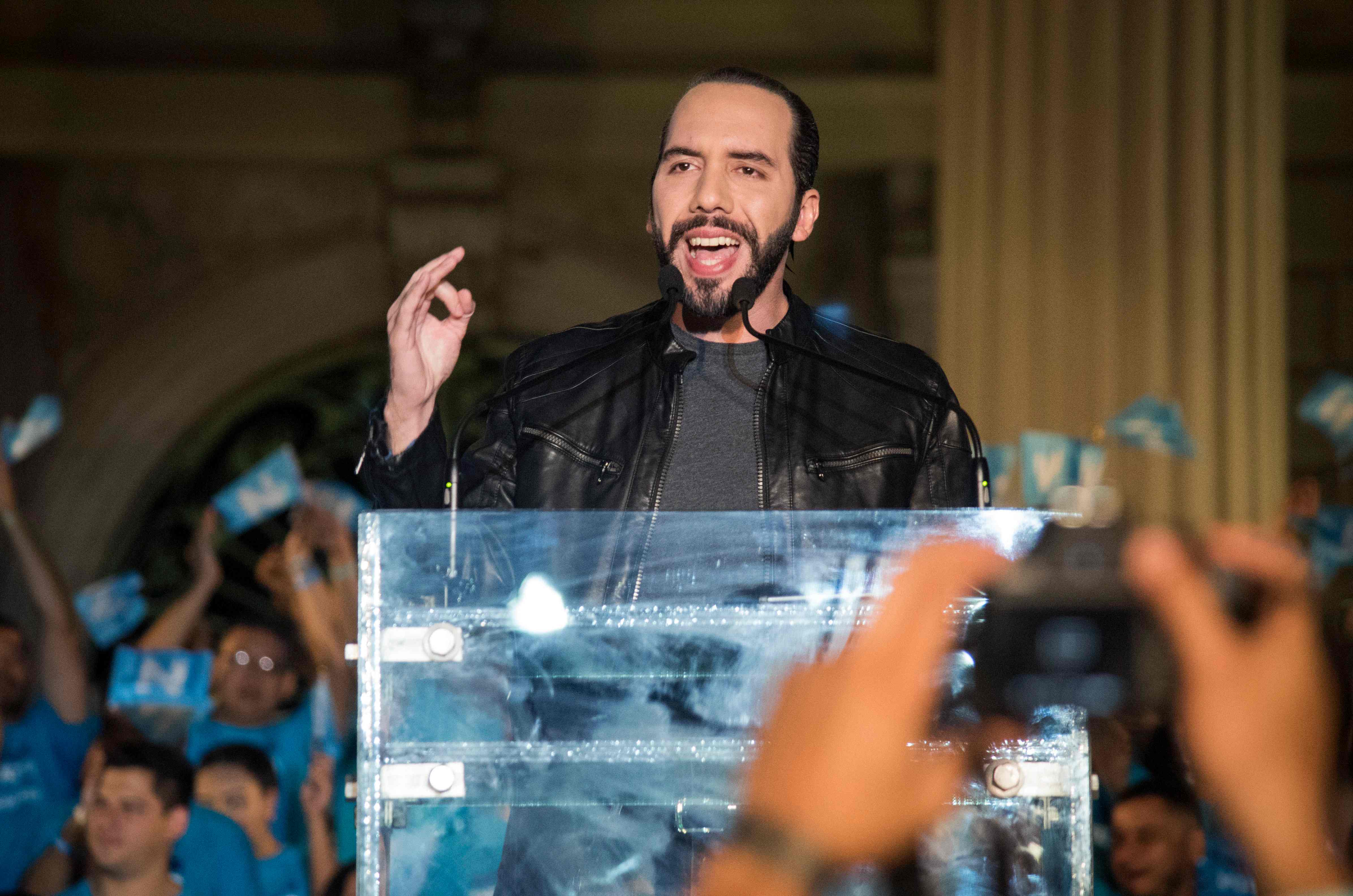 Nayib Bukele podría convertirse en el presidente más joven de El Salvador, según sondeos. (Foto Prensa LIbre: AFP)