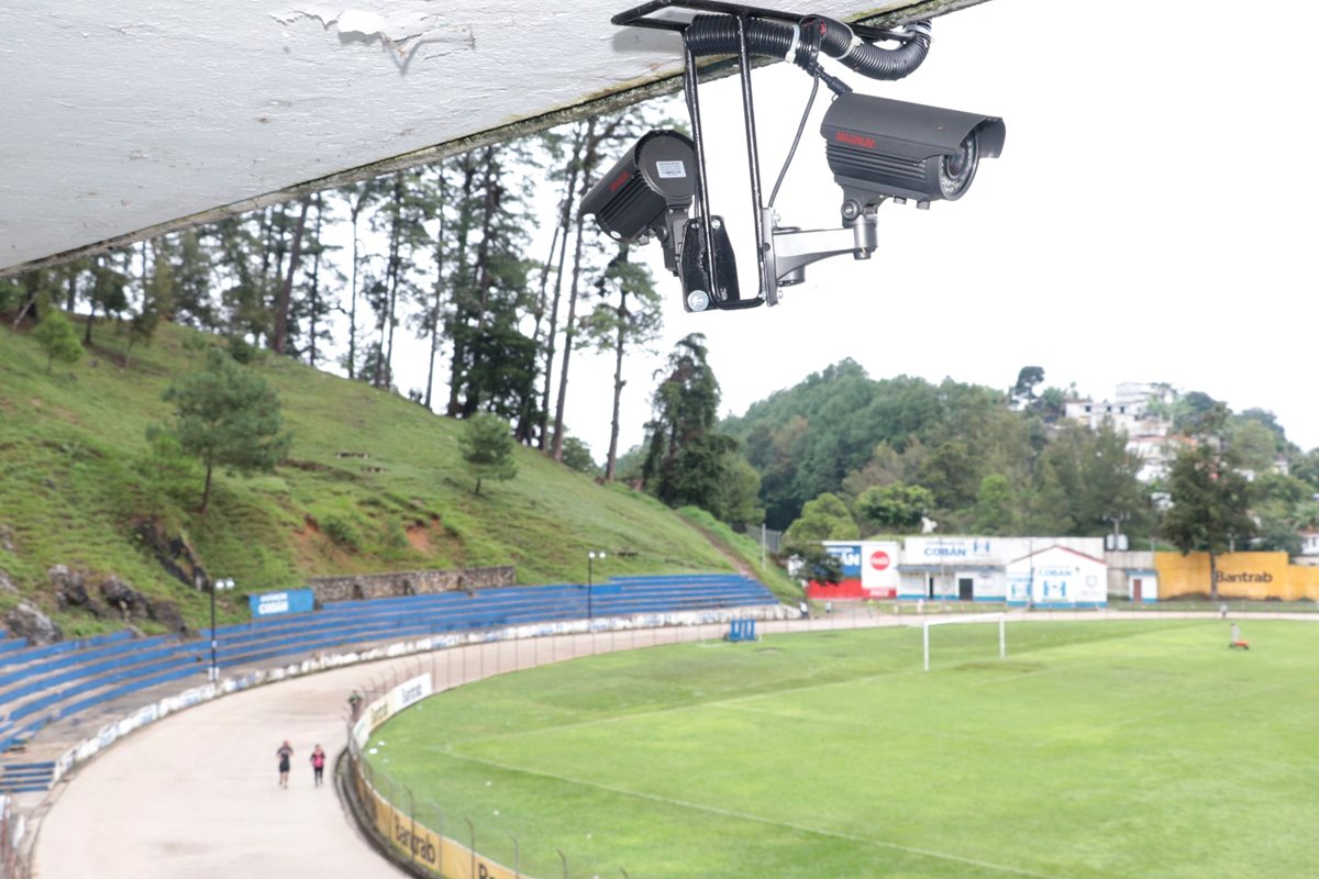 El sistema de videovigilancia tuvo un costo de Q30 mil. (Foto Prensa Libre: Eduardo Sam)