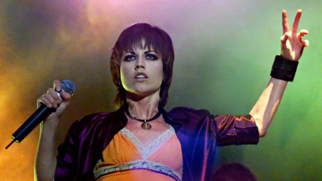 Dolores O'Riordan se sumó a la banda que originalmente se llamaba The Cranberry Saw Us en 1990, cuando el grupo buscaba una vocalista. REUTERS