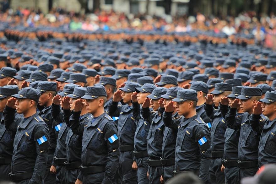 Según autoridades del Ministerio de Gobernación, el movimiento de los agentes obedece a los operativos que la PNC brindará durante el asueto de Semana Santa. (Foto HemerotecaPL)