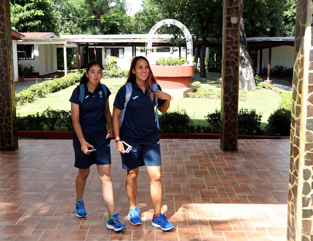 Paola Alvarado, de Voleibol de Playa, en el hotel de la delegación guatemalteca en Managua, Nicaragua. (Foto Prensa Libre: Carlos Vicente)