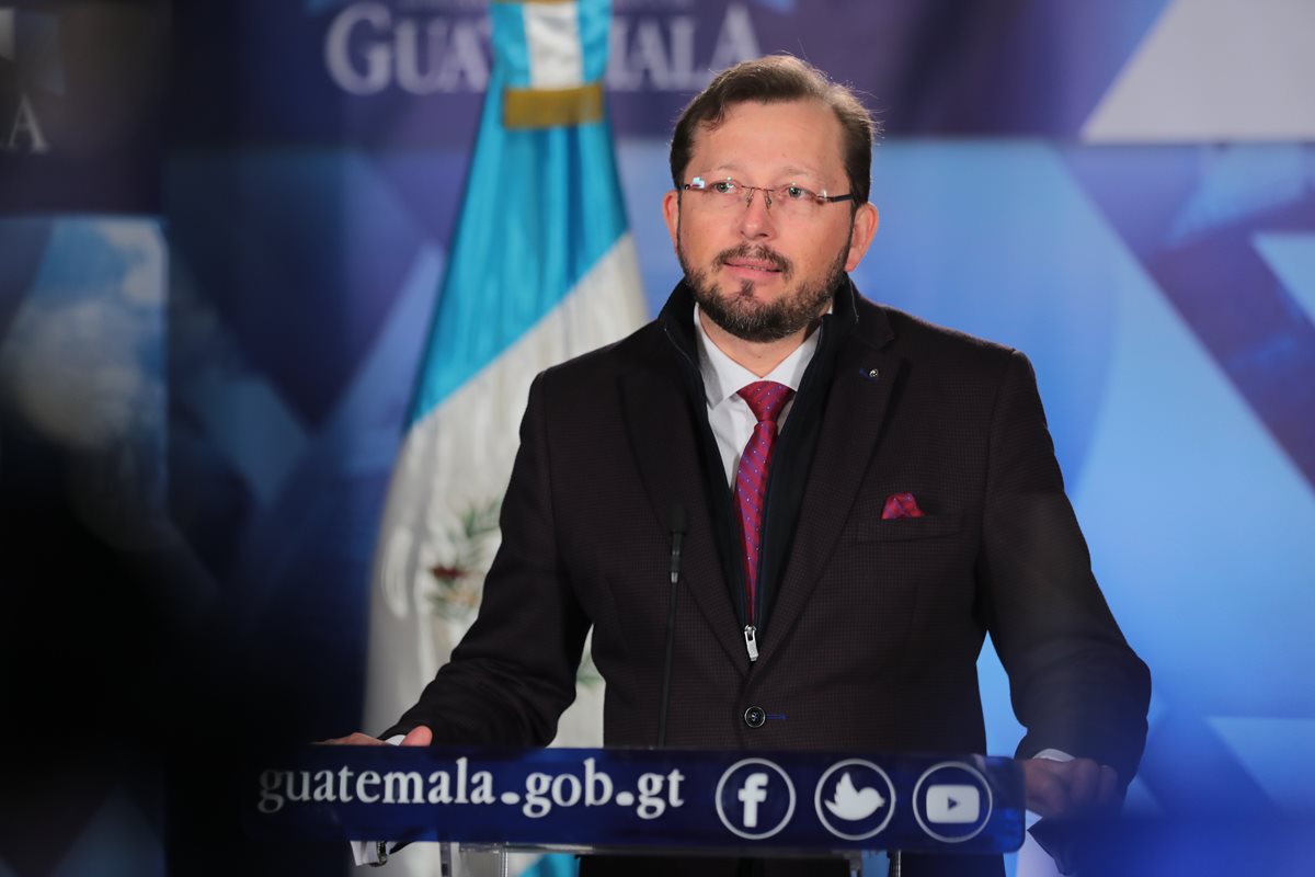 Heinz Hiemann, vocero presidencial, comparó las compras hechas por la SAAS con los uniformes de la Selección Nacional. (Foto: Hemeroteca PL)