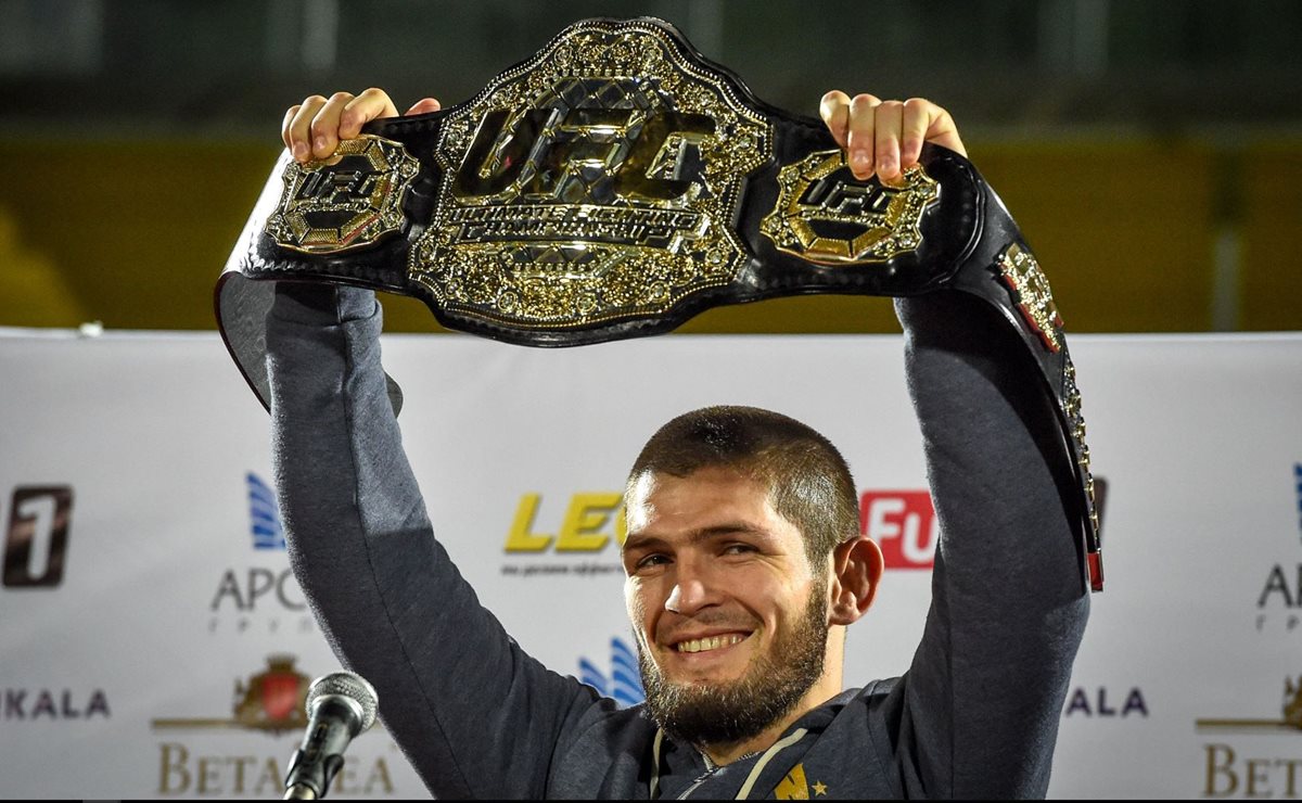 El luchador de artes marciales mixtas Khabib Nurmagomedov retó a Floyd Mayweather. (Foto Prensa Libre: AFP).