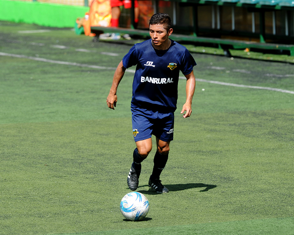 Carlos Mejía se entrega al deportivo Petapa para esta nueva temporada. (Foto Prensa Libre: Edwin Fajardo)