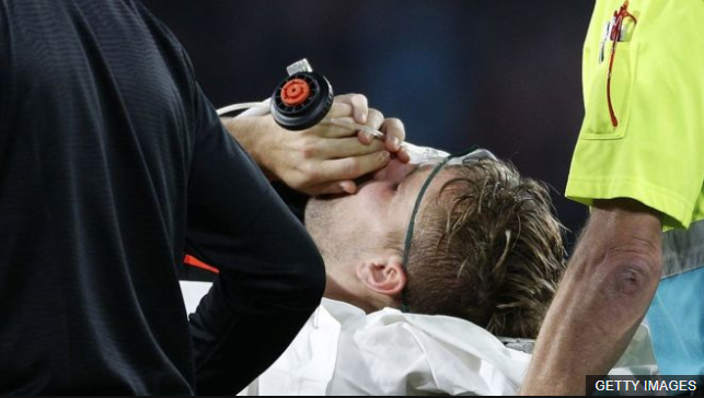 Shaw tuvo que ser intervenido la misma noche del partido para salvarle la pierna. (Foto Prensa Libre: BBC News Mundo)