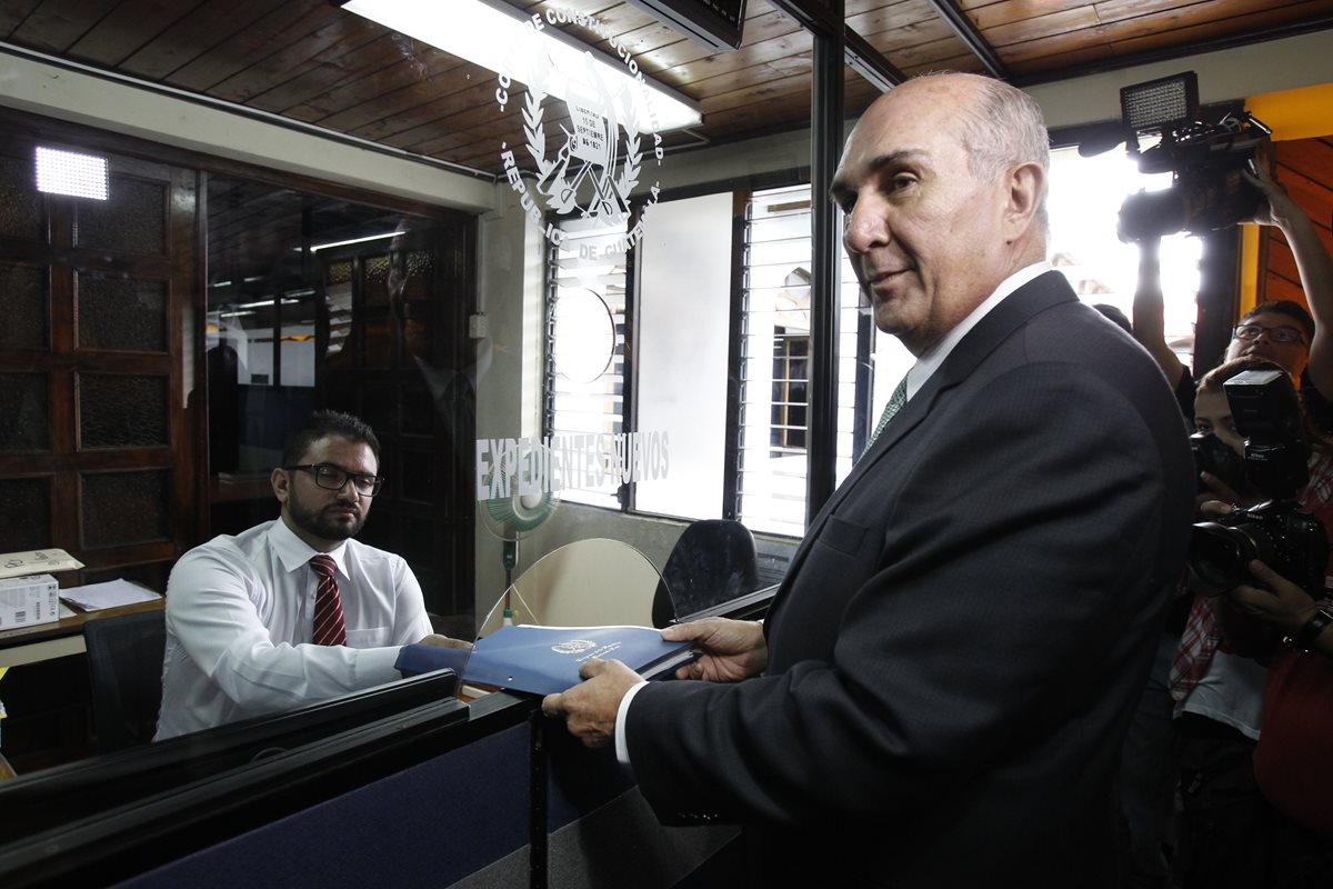 Mario Taracena accionó el 15 de junio contra el Pacto Colectivo del Congreso en la CC. (Foto Prensa Libre: Hemeroteca PL)