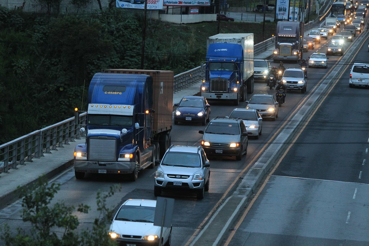 Concejo levanta restricción al transporte pesado el día sábado. (Foto Prensa Libre: Hemeroteca PL)