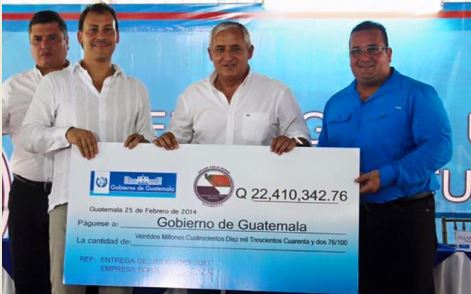 Allan Marroquín -izquierda- junto al expresidente Otto Pérez Molina. (Foto Prensa Libre: Tomada de Facebook)