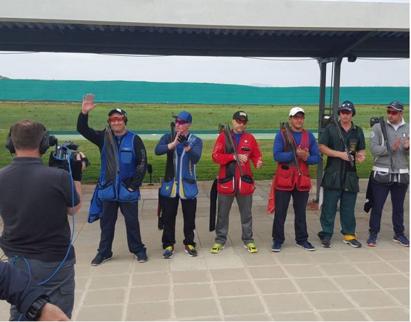 Enrique Brol, saluda al finalizar su participación en la Copa del Mundo. (Foto Prensa Libre: Cortesía Hebert Brol)