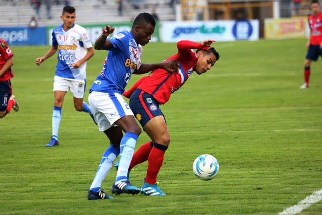 Suchitepéquez cayó el domingo contra Xelajú MC 3-0 por la fecha siete del Torneo Apertura. (Foto Prensa Libre: Carlos Ventura).