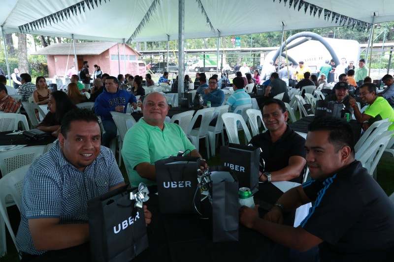 Pilotos mejor calificados de Uber, son premiados por su labor en el transporte de pasajeros. (Foto Prensa Libre: Hemeroteca PL)