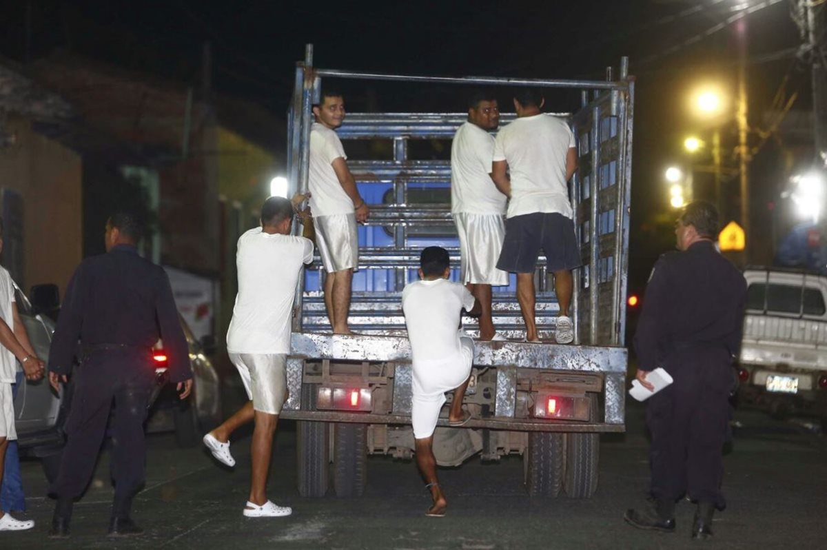 Darwin Roderico González Delgado, alias Capi, es vinculado con una estructura de supuestos lancheros desarticulada en El Salvador en el 2017. (Foto Prensa Libre: Fiscalía General de El Salvador).