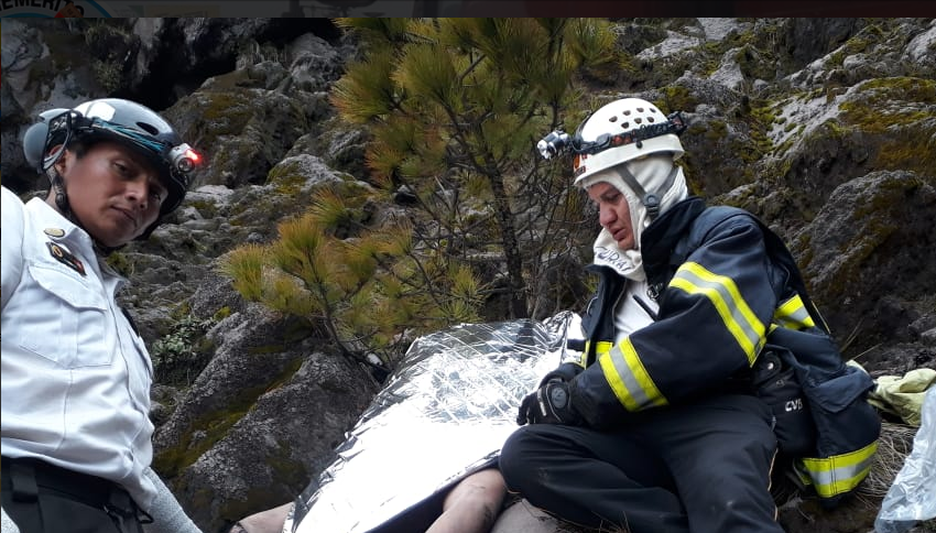 El cuerpo del canadiense fue localizado sobre unas rocas.(Foto Prensa Libre: cortesía CBV)