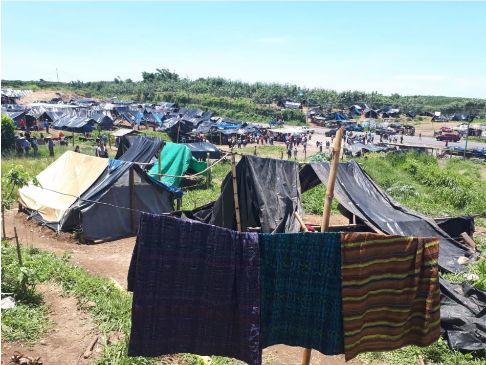 Familias del occidente del país invadieron terrenos en Colomba, Quetzaltenango, y deben salir de forma pacífica o las fuerzas de seguridad los desalojarán. (Foto Prensa Libre: Rolando Miranda)