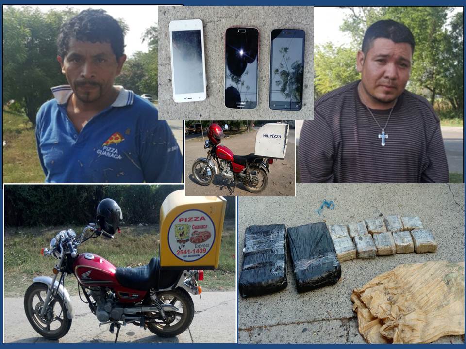 Una motocicleta, teléfonos móviles y unos 30 paquetes de marihuana les fueron incautados a dos sujetos en El Salvador. (Foto Prensa Libre: Policía de El Salvador)