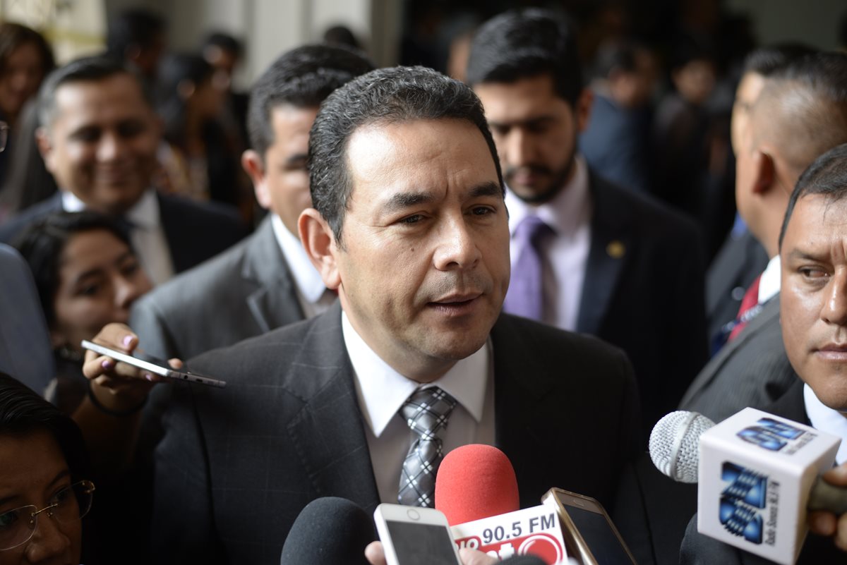 Seguidores de Prensa Libre en Twitter votaron en un sondeo que el presidente Jimmy Morales no debe tomar vacaciones. (Foto Prensa Libre: Hemeroteca PL)