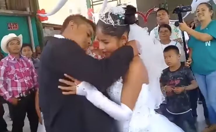 La boda fue celebrada en el estado mexicano de Tlaxcala. (Foto Prensa Libre: Isaias Lopez / YouTube)