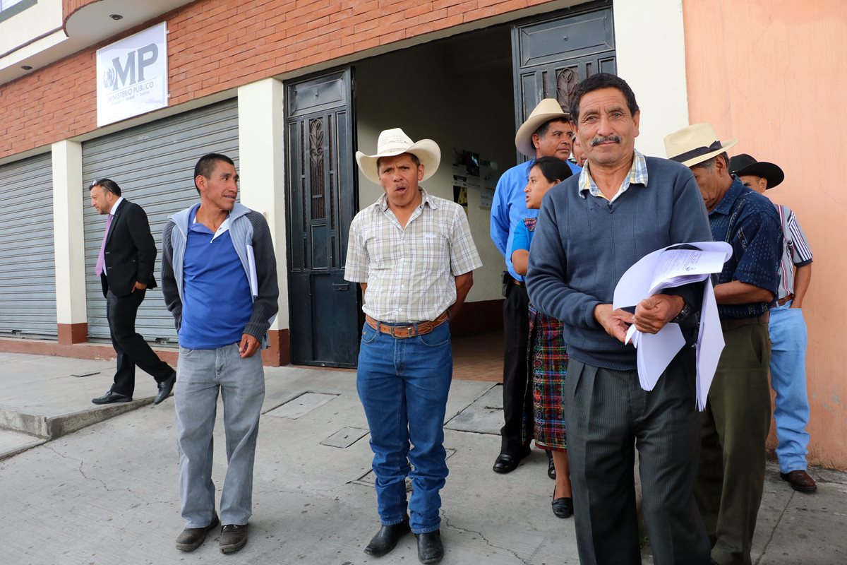 Vecinos presentaron la denuncia en el MP en agosto del año pasado. (Foto Prensa Libre: Carlos Ventura)