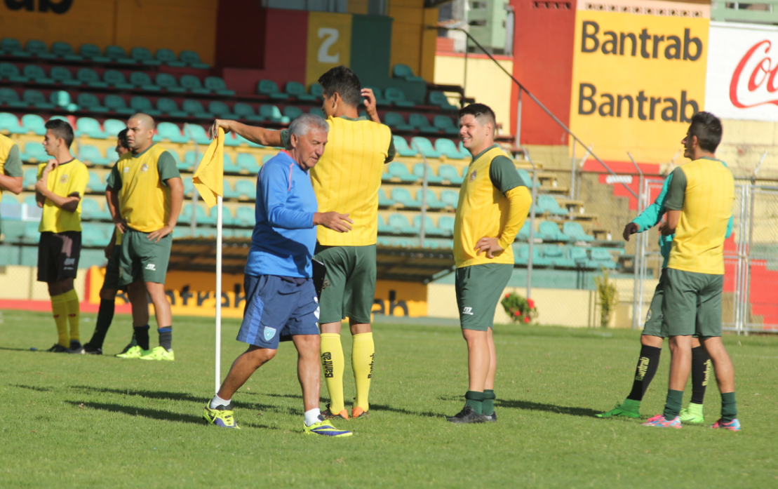 El técnico de Marquense Sergio Pardo espera triunfar hoy en el juego contra Deportivo Mictlán. (Foto Prensa Libre: Aroldo Marroquín)