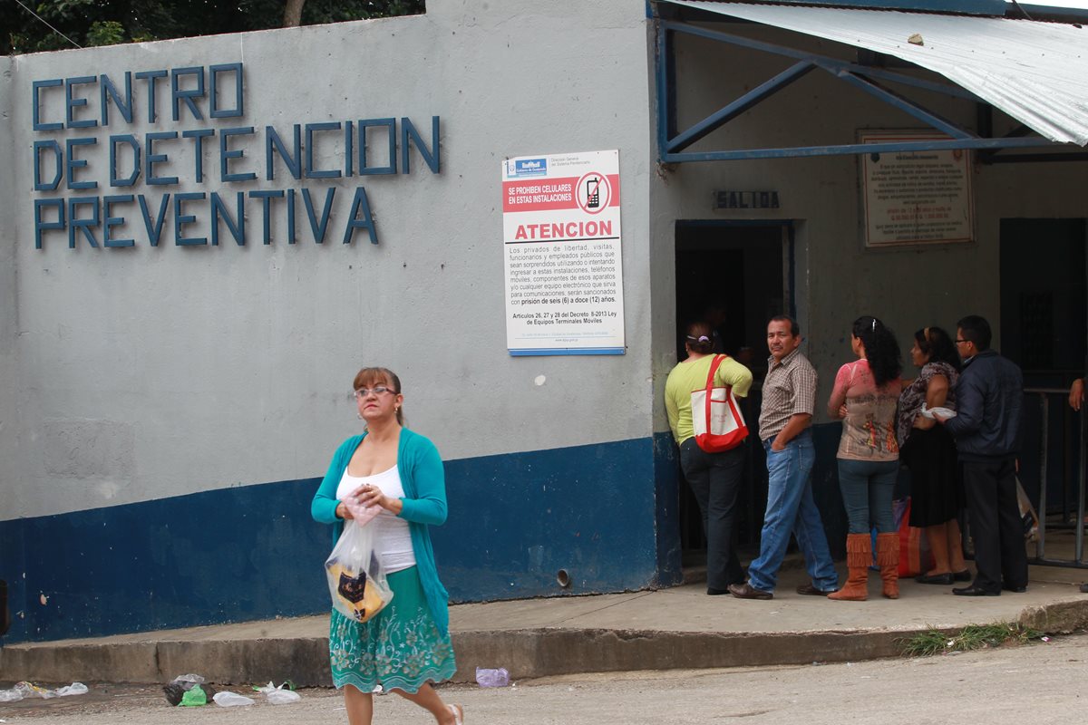 Dentro del Preventivo para hombres de la zona 18 fueron hallados muertos dos reos presuntos integrantes del barrio 18. (Foto Prensa Libre: Archivo)