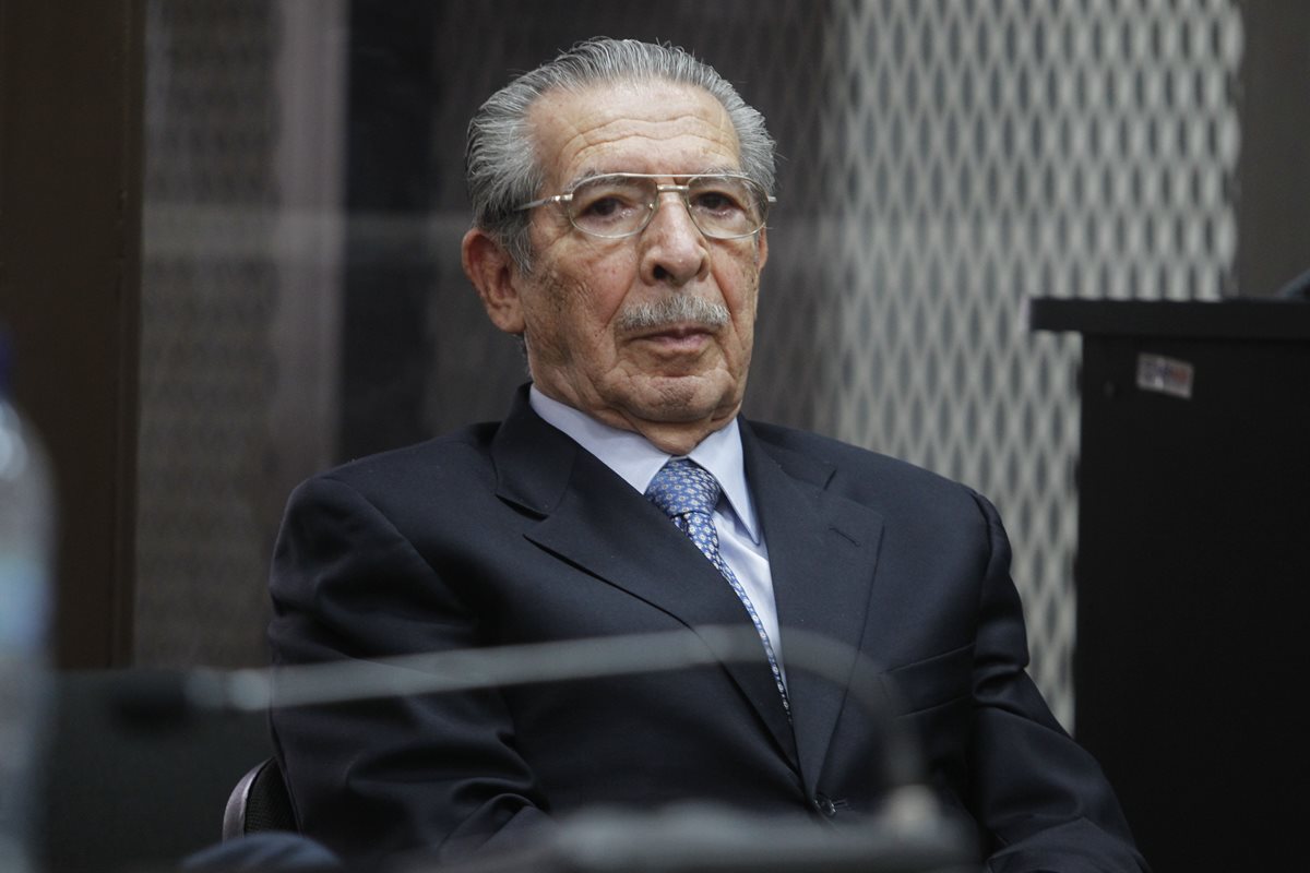 José Efraín Ríos Montt enfrentaba un proceso por genocidio y crímenes contra la humanidad desde enero del 2012. (Foto HemerotecaPL)