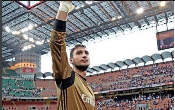 La renovación de Donnarumma llegó en medio de la polémica y ahora vuelve a ser el tema de conversación. (Foto Prensa Libre: cortesía Gianluigi Donnarumma)