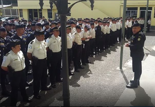 Los integrantes de la institución policial están en constante evaluación y análisis, afirman las autoridades. (Foto Prensa Libre: Mingob)