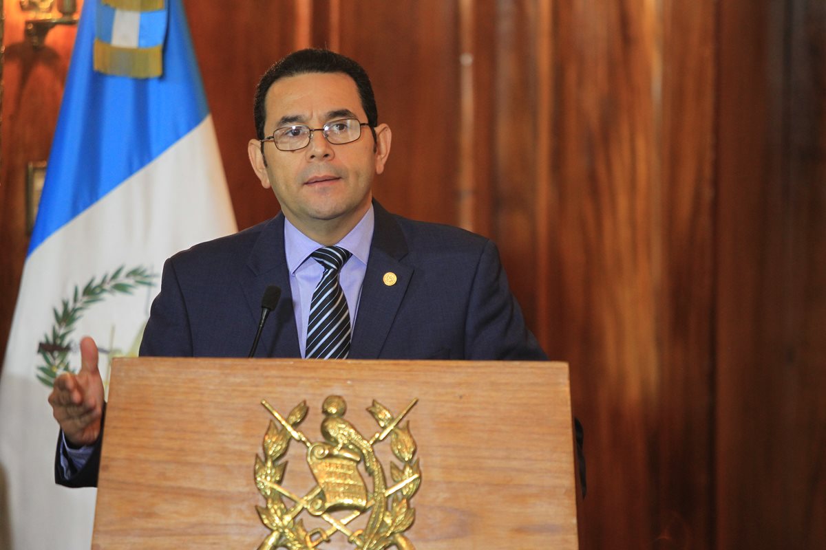 El presidente Jimmy Morales habría manifestado a jefes de bloques su interés por mantener el contrato con la Terminal de Contenedores Quetzal, en una reunión privada. (Foto Prensa Libre: Hemeroteca)