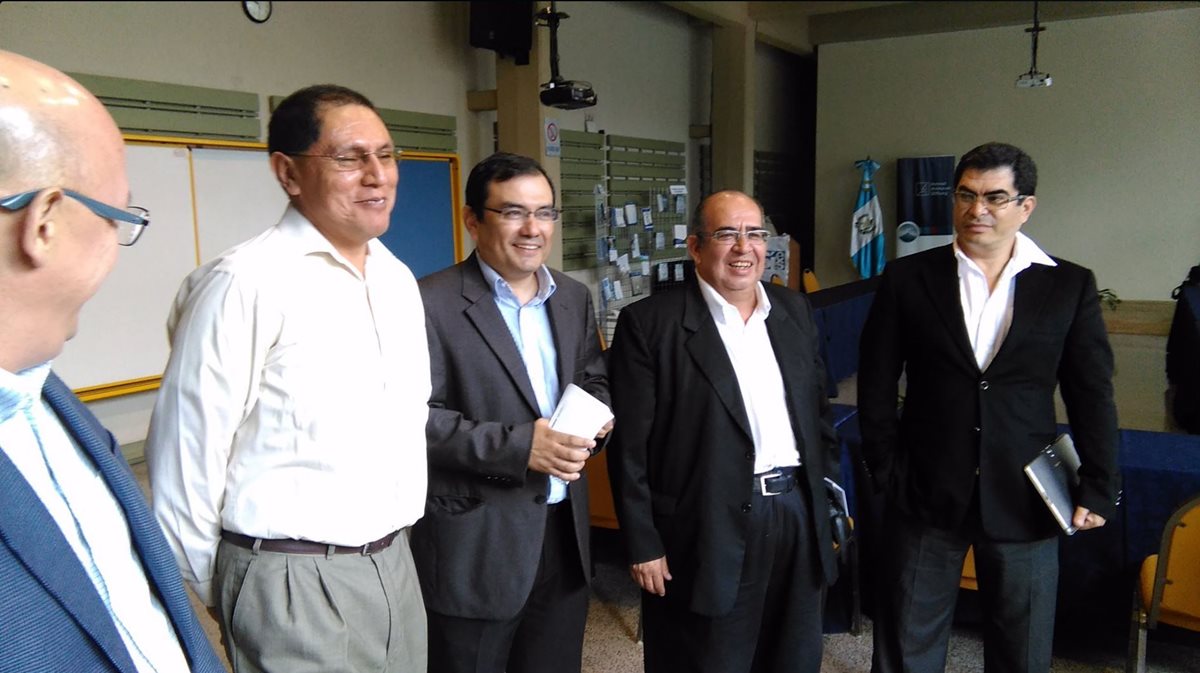 Integrantes del G40 calificaron la medida de positiva, pero afirmaron que tendrá un costo. (Foto Prensa Libre: Urias Gamarro)