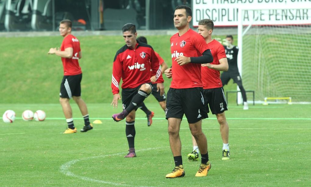 El internacional mexicano, Rafael Márquez, regresó a los entrenamientos con el Atlas para continuar en forma física. (Foto Prensa Libre: cortesía Atlas)