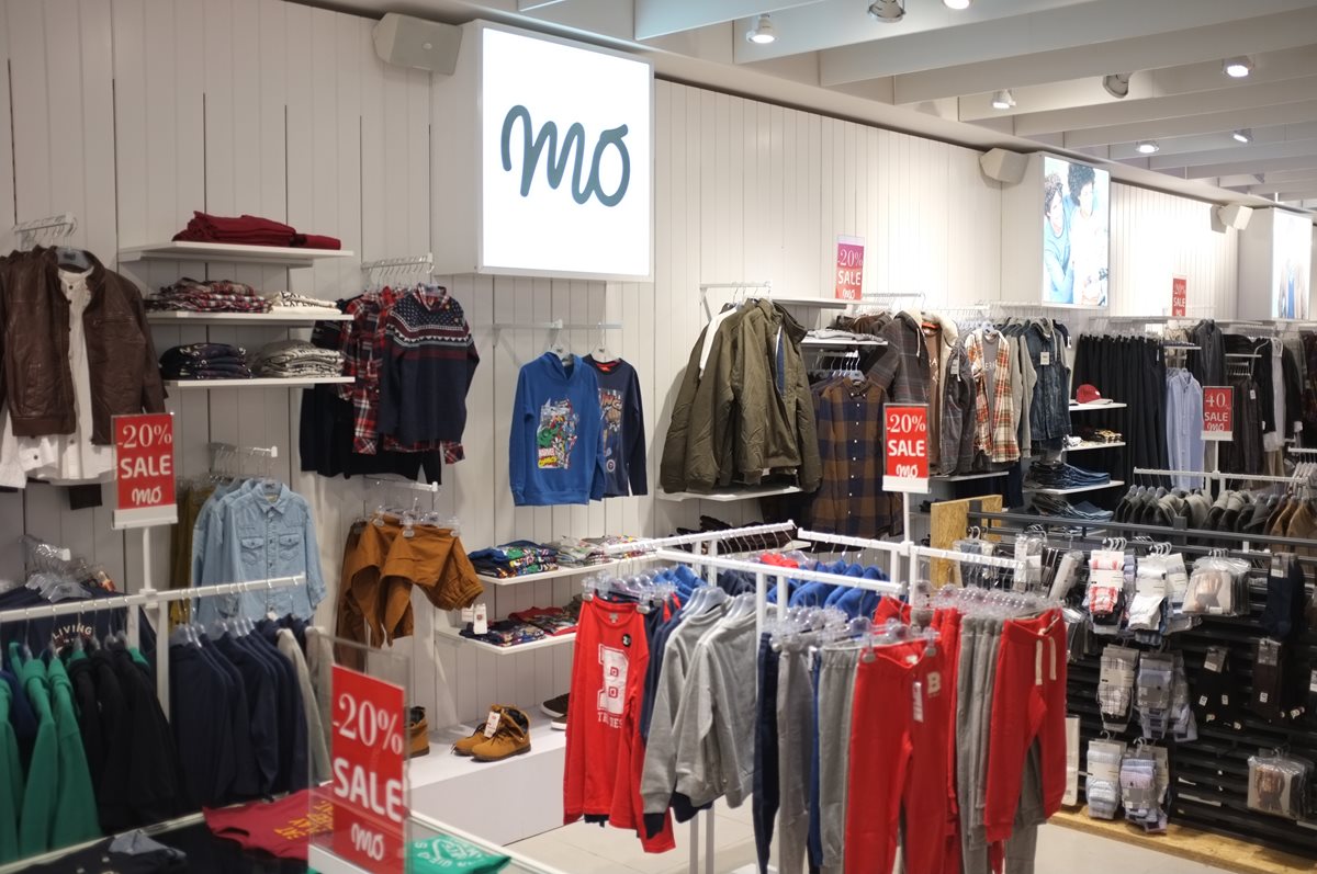 Las tiendas MO son de origen portugués y ofrecen ropa, accesorios y calzado de diseño europeo. (Foto Prensa Libre: Cortesía)