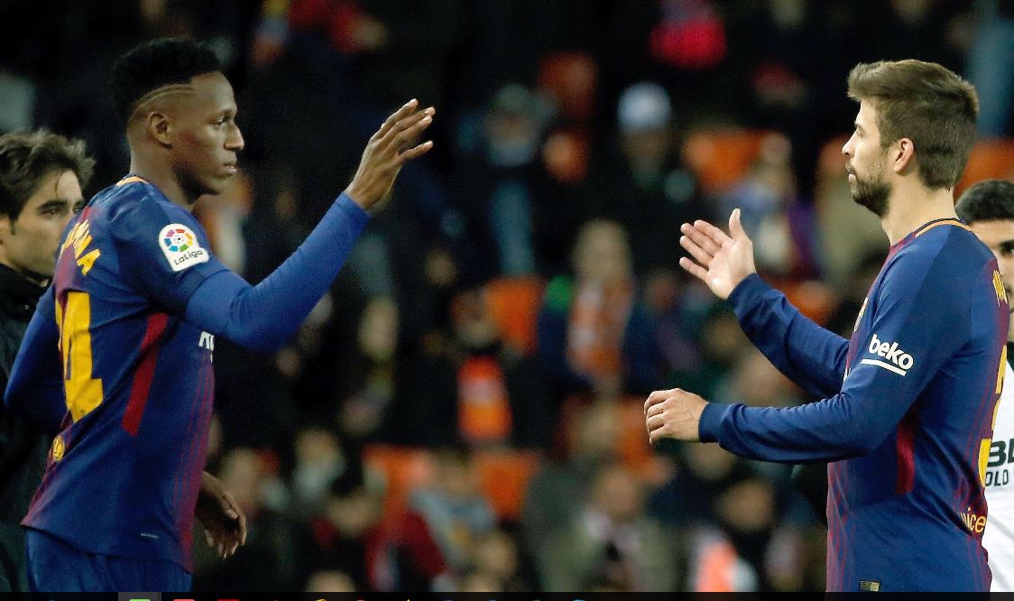 El colombiano Yerri Mina hizo su debut con el Barcelona en el partido de la Copa del Rey. (Foto Prensa Libre: AFP).