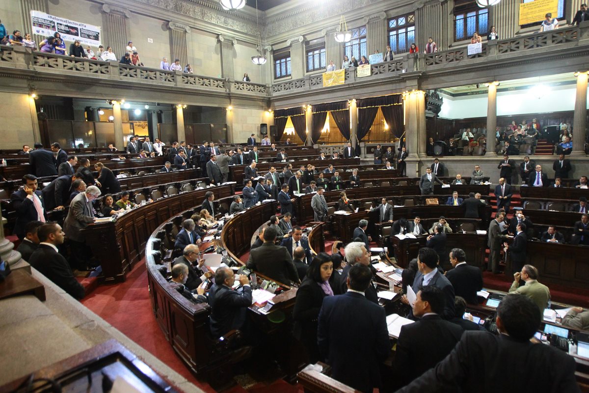 A base de tránsfugas FCN-Nación se convirtió en el bloque mayoritario del Congreso. (Foto Prensa Libre: Hemeroteca PL)