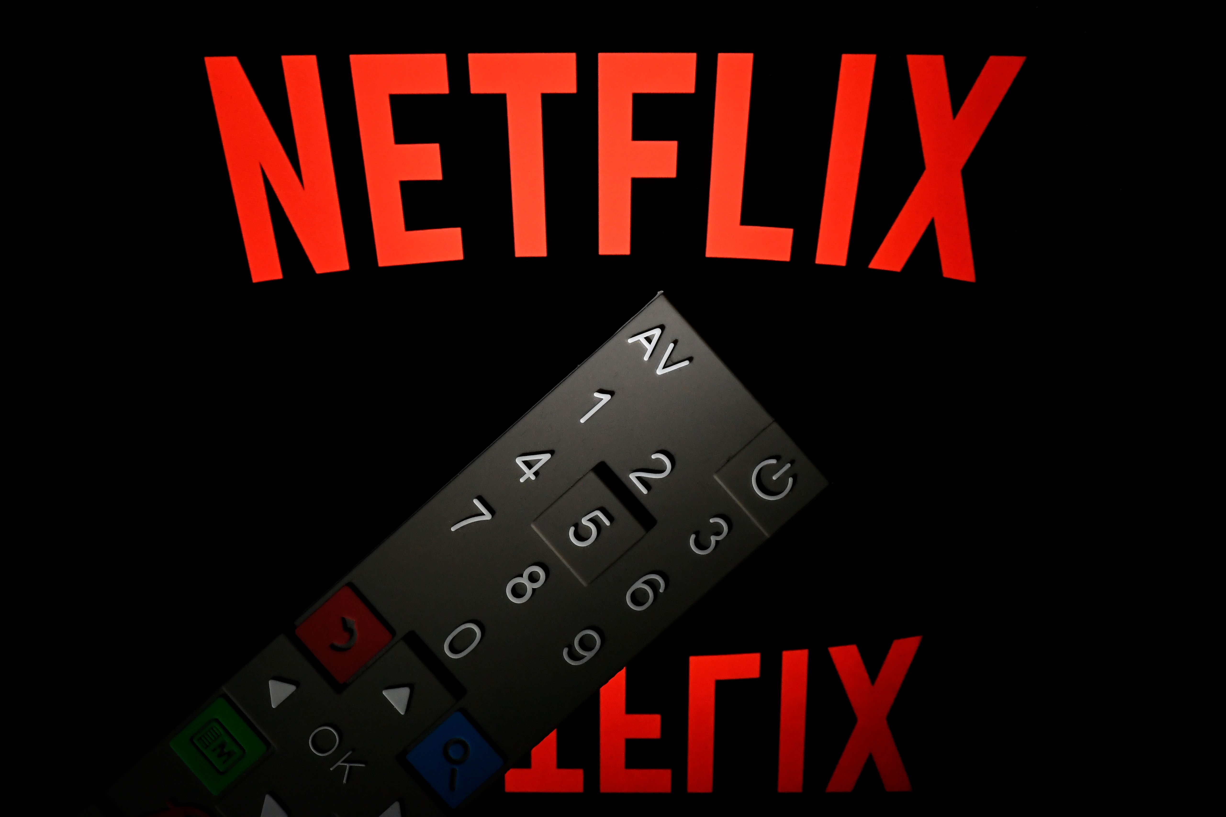 La subida de precios de Netflix coincide con la estrategia de la compañía de emplear el dinero extra para desarrollar su estrategia de contenidos. (Foto Prensa Libre: AFP)