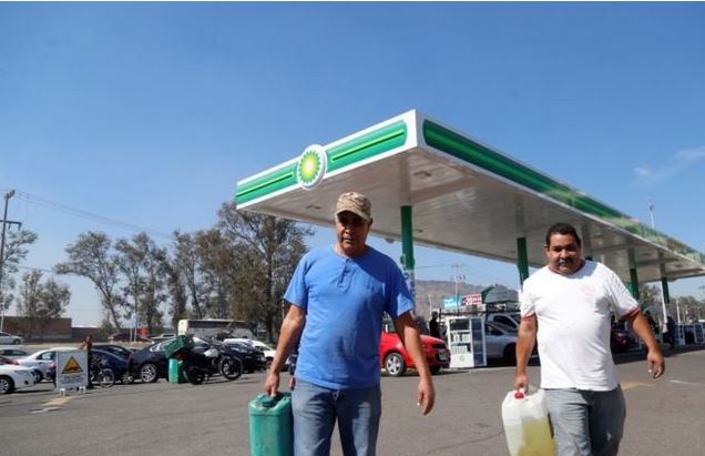 Varios estados de México han tenido que reaccionar el combustible. (Foto Prensa Libre: EPA)