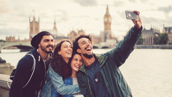 "Tomar fotos incesantemente y rápidamente baja el nivel de atención hacia lo que estamos fotografiando", según Giuliana Mazzoni. (GETTY IMAGES)