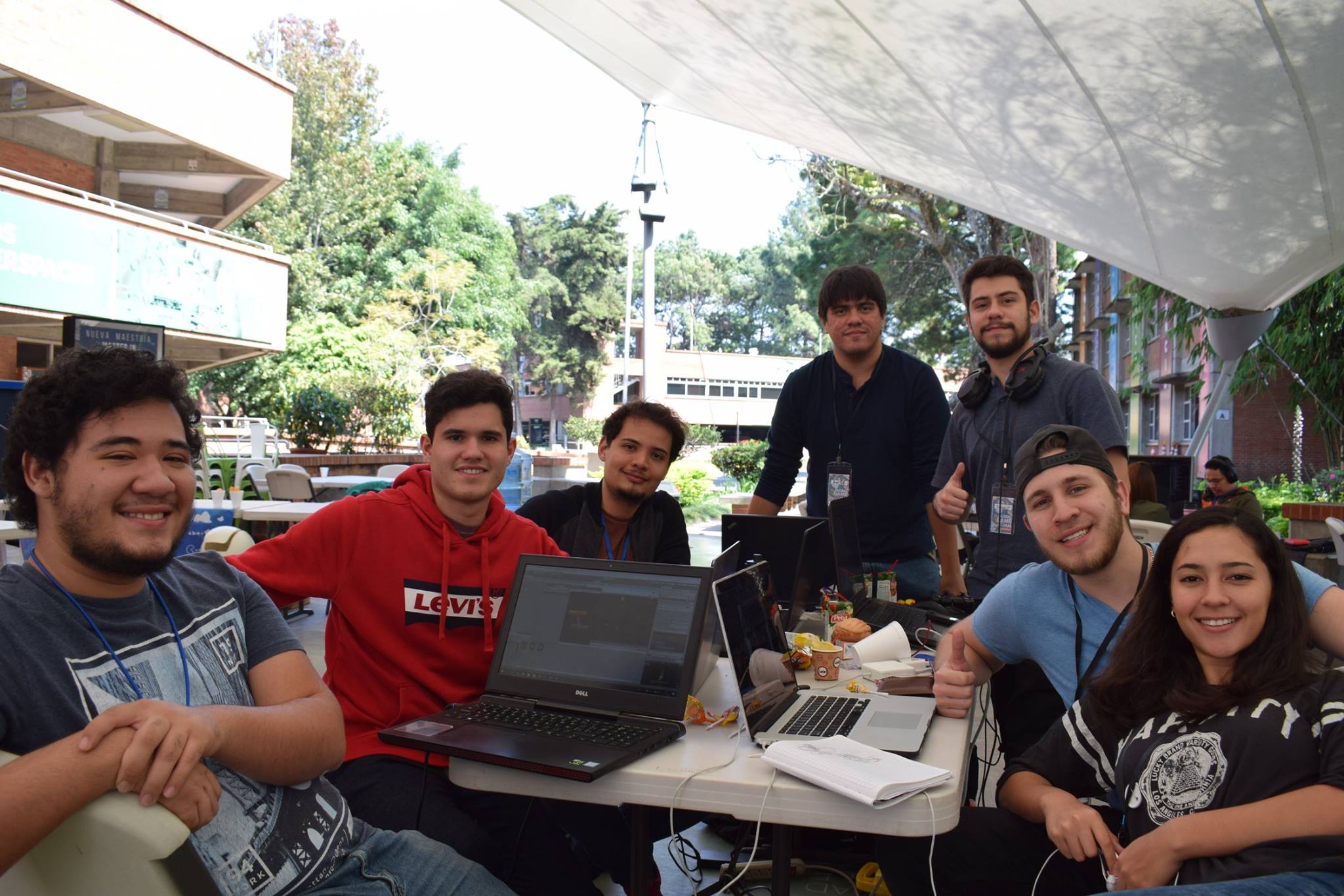 Jóvenes participantes del evento mundial Global Game Jam 2019. (Foto Prensa Libre: UVG)
