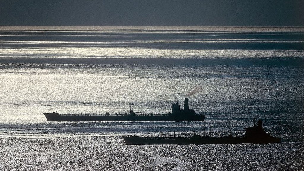 Ahora los satélites son capaces de rastrear barcos que hayan apagado su Sistema de Identificación Automática.