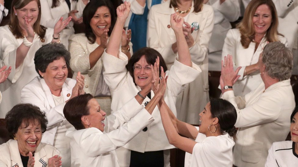 Las congresistas demócratas, que asistieron al discurso del Estado del Unión vestidas de blanco, fueron de lo más comentado de la noche.