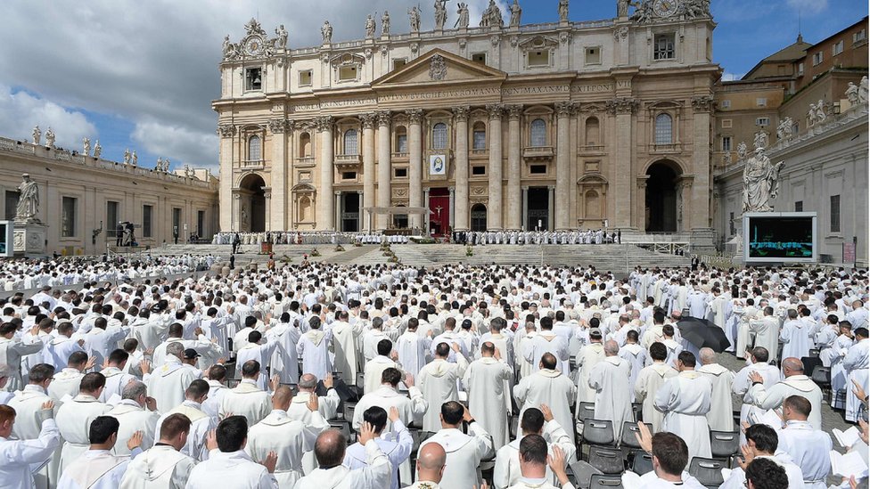 Según Martel, gran parte de los curas del Vaticano son homosexuales.