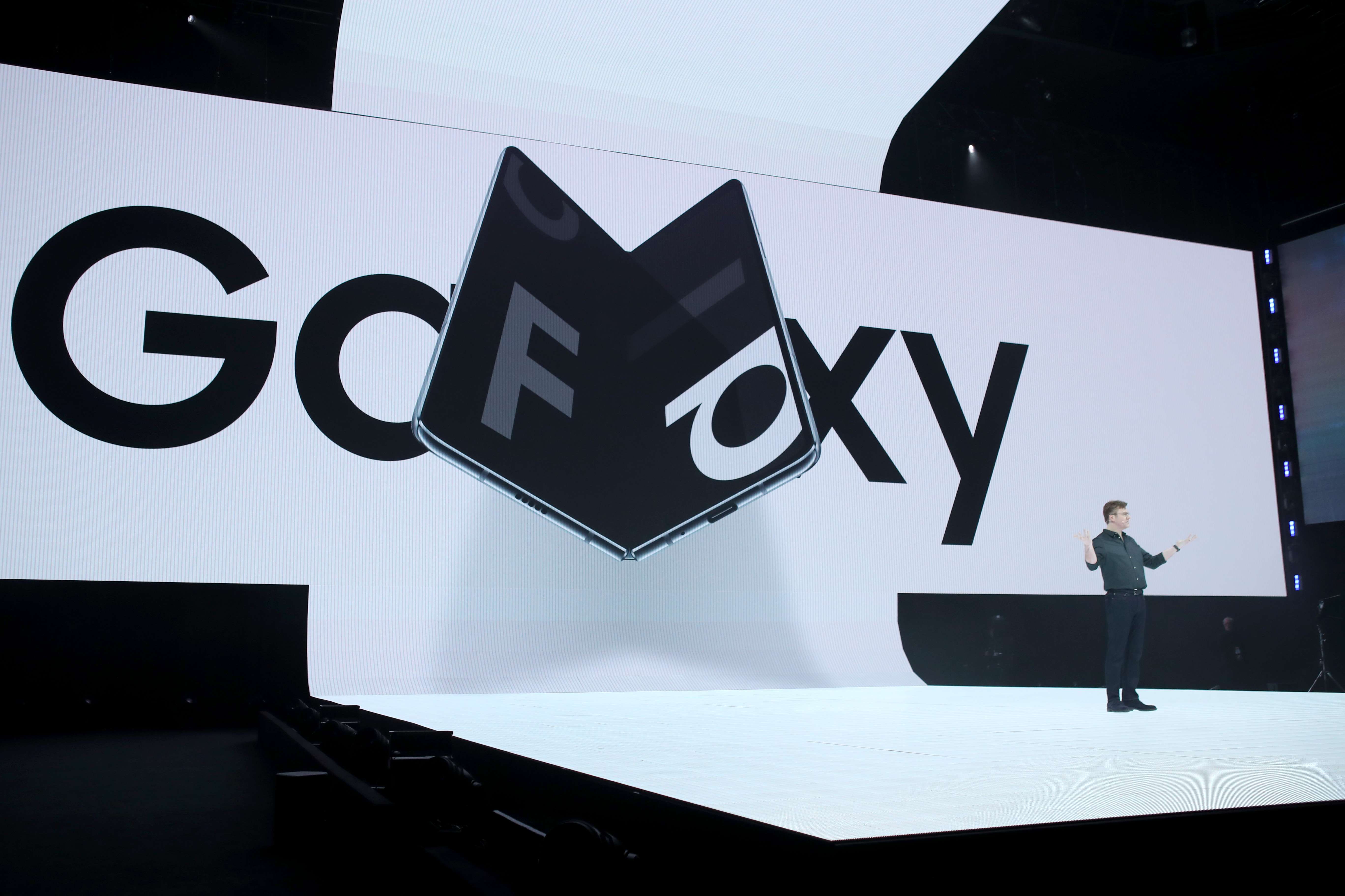 Samsung pretende una revolución móvil con el Galaxy Fold (Foto Prensa Libre: AFP).