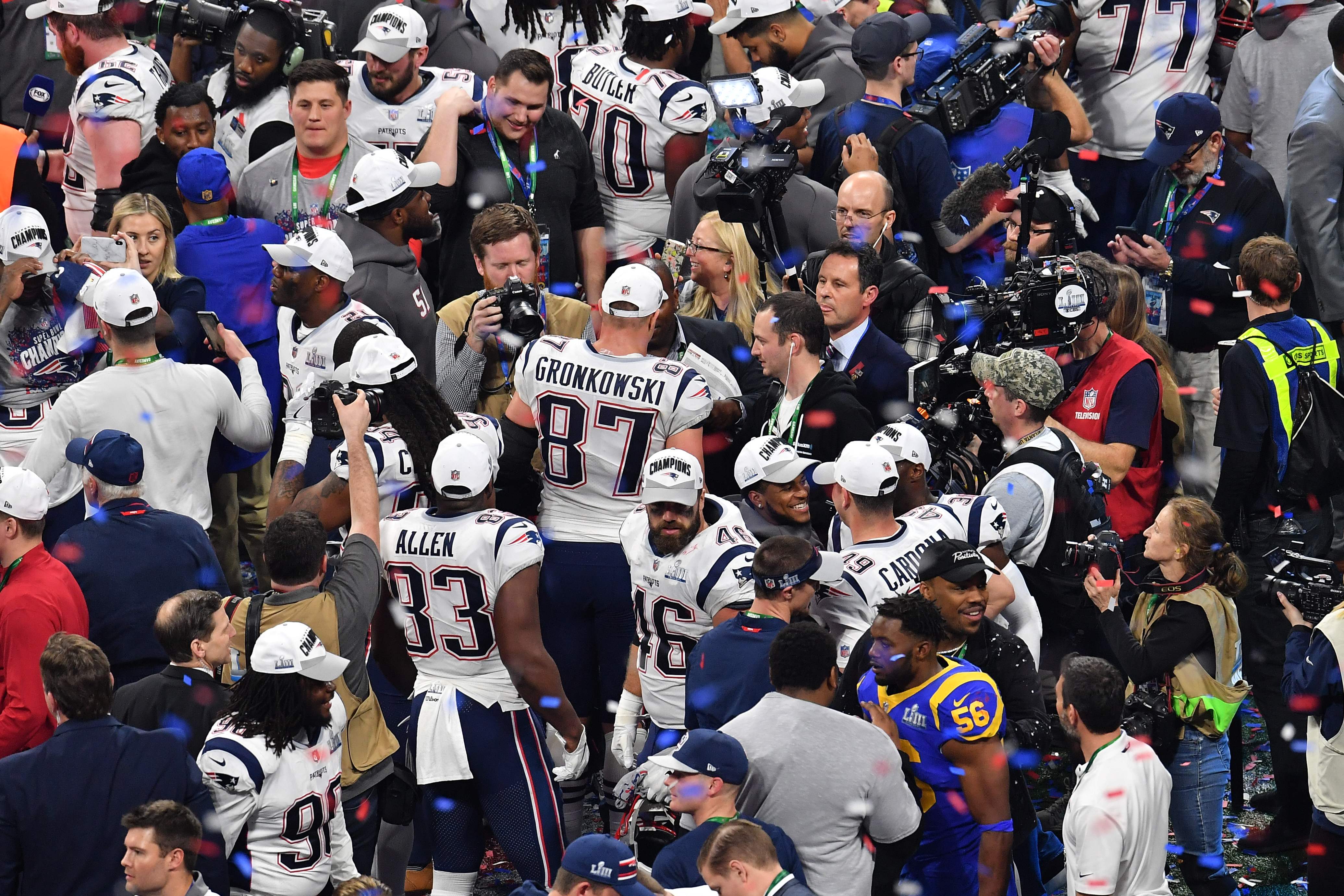 Los jugadores de los Patriots disfrutaron al máximo tras haber ganado su sexto Super Bowl. (Foto Prensa Libre: AFP)