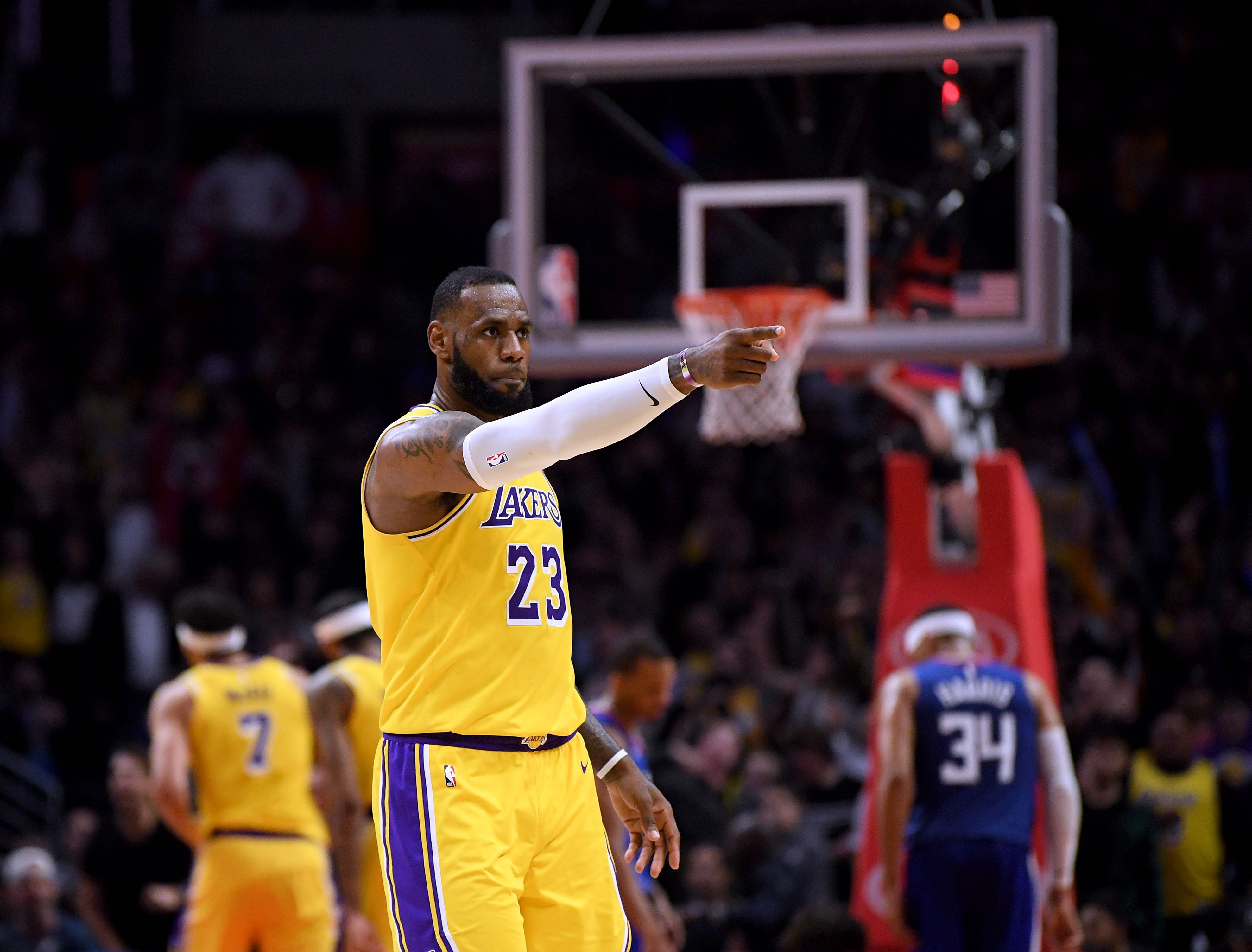 LeBron James volvió a la duela y lo hizo a lo grande. (Foto Prensa Libre: AFP)