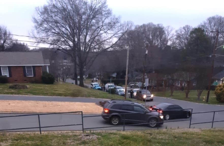 Un operativo de la ICE en una calle de Charlotte, Carolina del Norte, Estados Unidos. (Foto Prensa Libre: Cortesía)