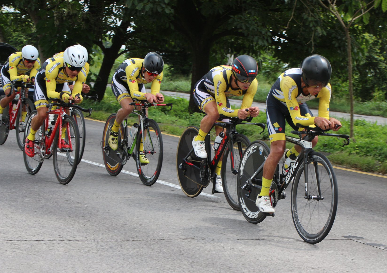 El equipo Decorabaños ha dominado el ciclismo guatemalteco en las últimas temporadas y ahora busca sobresalir en el extranjero. (Foto Prensa Libre: Cortesía Federación de Ciclismo)