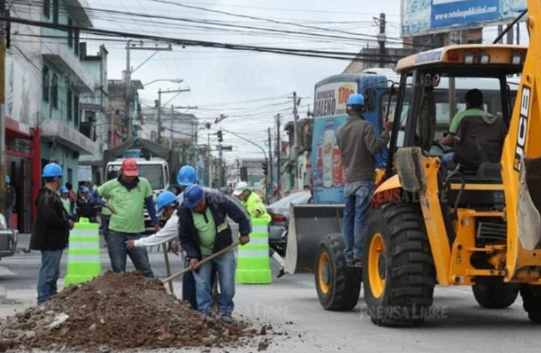 Los trabajos para construir el viaducto comenzaron en enero recién pasado en la Calle Martí. (Foto Prensa Libre: Hemeroteca PL).