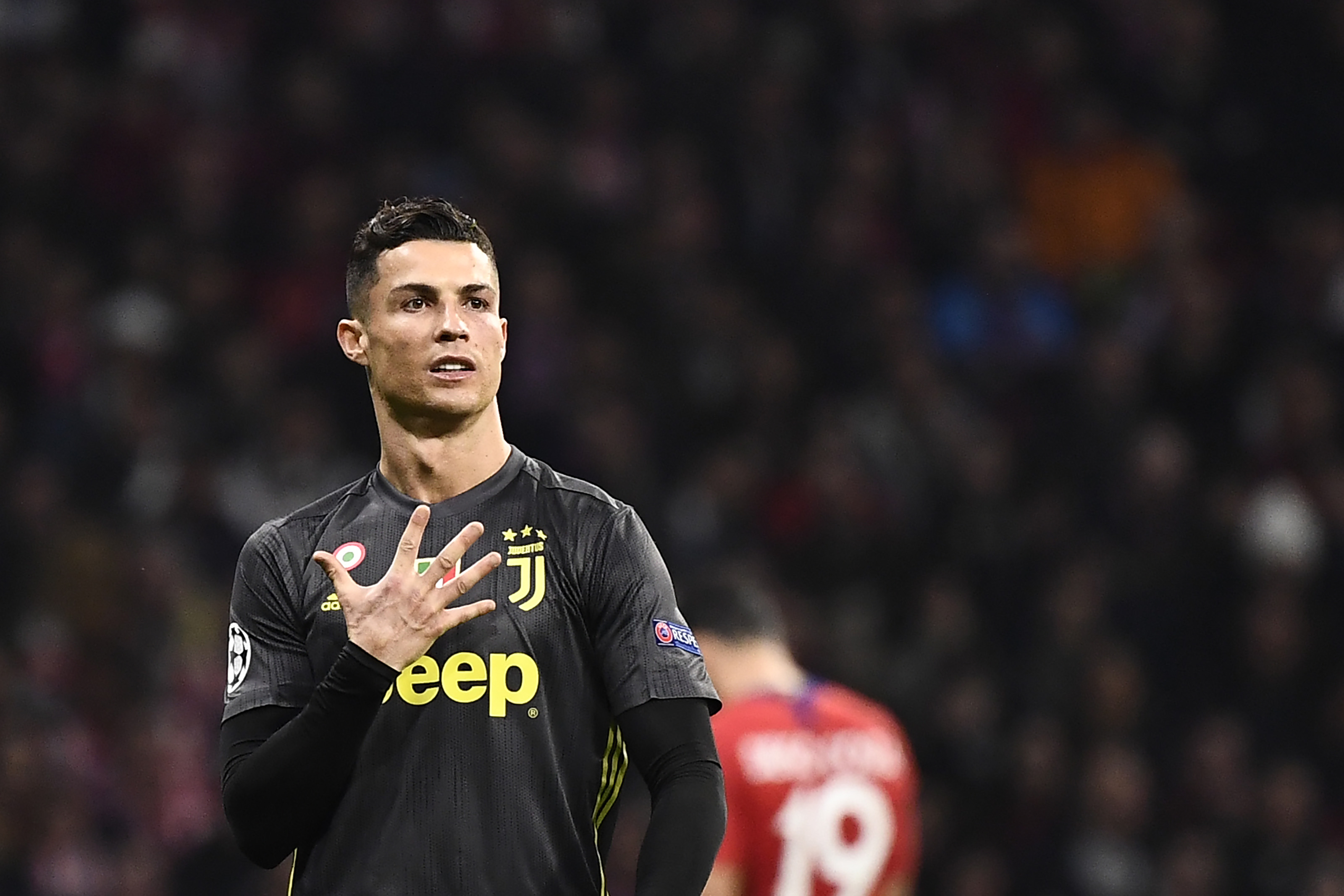 Cristiano Ronaldo le contestó a la afición del Atlético de Madrid. (Foto Prensa Libre: AFP)