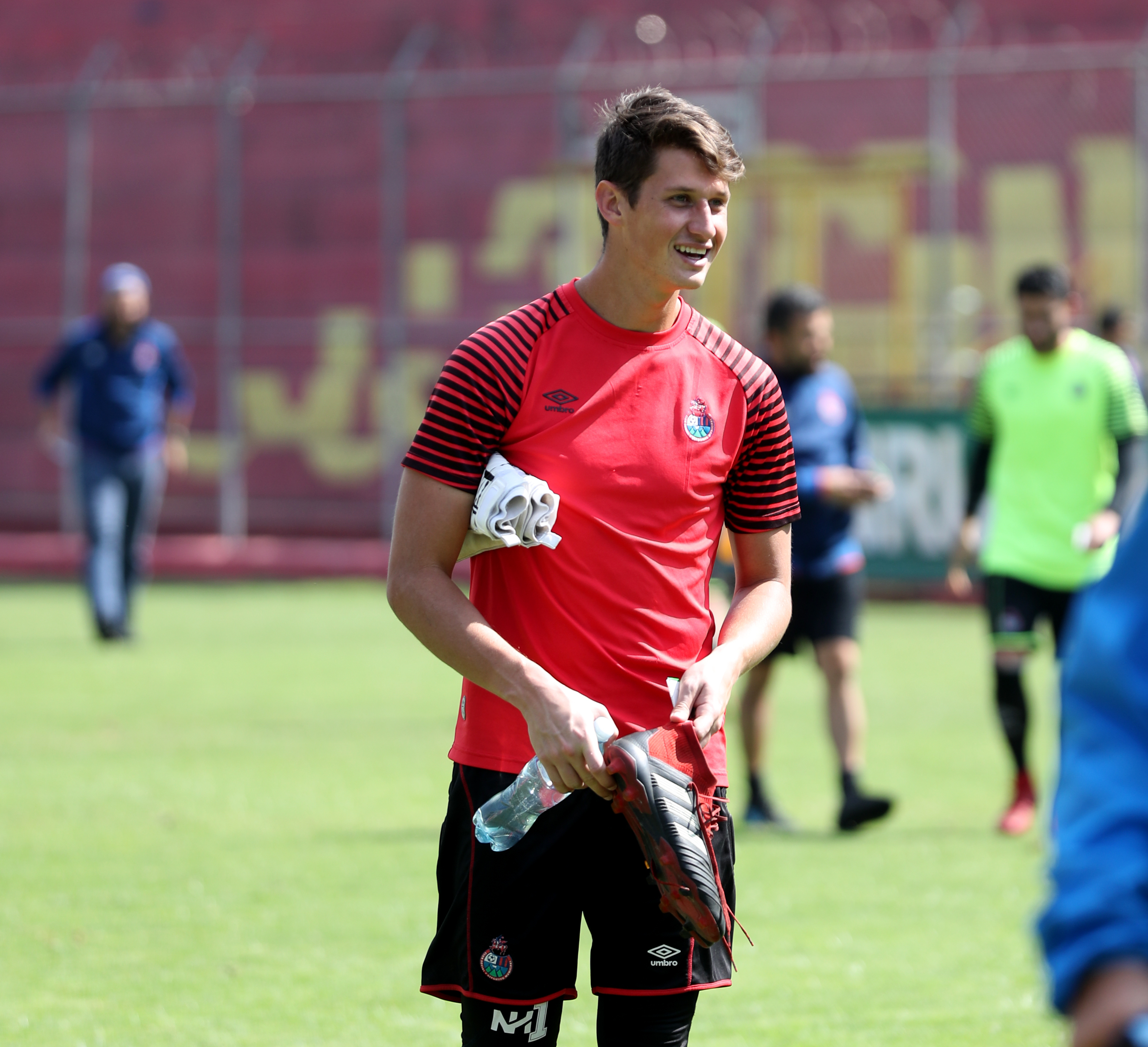 El portero Nicholas Hagen pasa un buen momento con el equipo escarlata (Foto Prensa Libre: Carlos Vicente)