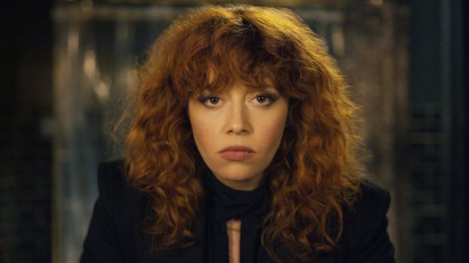 Natasha Lyonne interpreta a Nadia Vulvokov en Muñeca Rusa (FACEBOOK) 